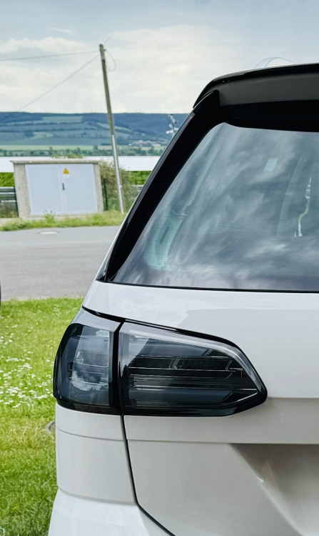 VOLL LED Upgrade Design Rückleuchten Set für VW Golf 7 Facelift Variant (Kombi) 17-20 rauch mit dynamischem LED Blinker